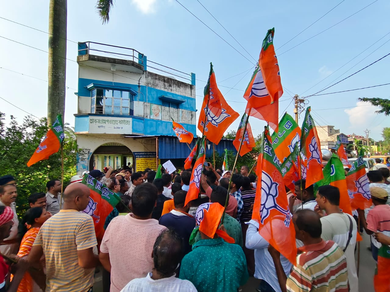 भ्रष्टाचार और जल निकासी की समस्या को लेकर भाजपा का आक्रोश, आखना पंचायत में सौंपा गया ज्ञापन भ्रष्टाचार और जल निकासी की समस्या को लेकर भाजपा का आक्रोश, आखना पंचायत में सौंपा गया ज्ञापन