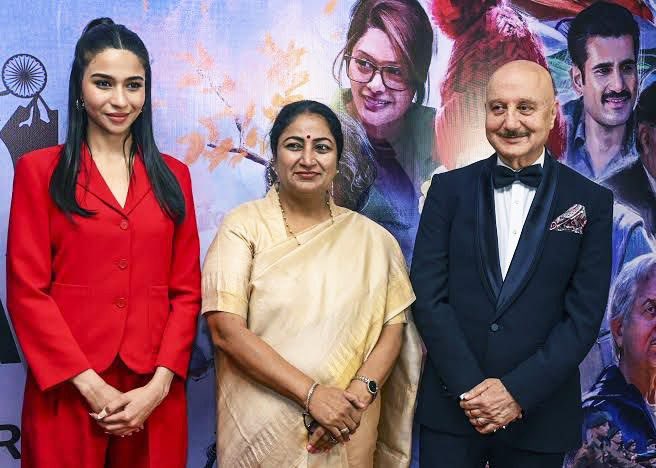 फिल्म तन्वी द ग्रेट के कलाकारों से साथ मुख्यमंत्री रेखा गुप्ता (फाइल फोटो) फिल्म तन्वी द ग्रेट के कलाकारों से साथ मुख्यमंत्री रेखा गुप्ता (फाइल फोटो)