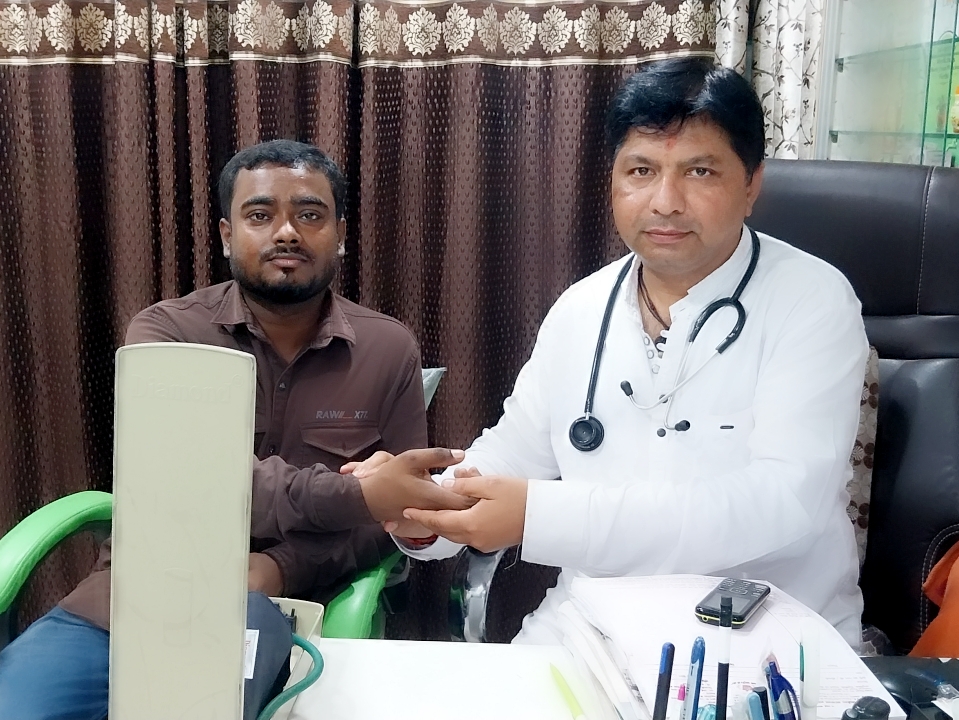 आयुर्वेद का चमत्कार : असाध्य रोग हुआ साध्य, सालों से यकृत रोग (फैटी लिवर) से परेशान अमन कुमार को आयुर्वेद से मिला समाधान आयुर्वेद का चमत्कार : असाध्य रोग हुआ साध्य, सालों से यकृत रोग (फैटी लिवर) से परेशान अमन कुमार को आयुर्वेद से मिला समाधान