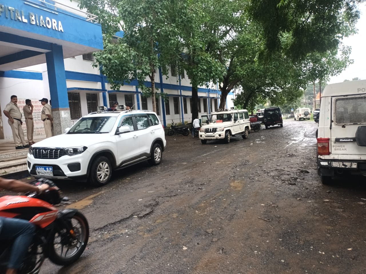 व्यक्ति का शव, परिजनों ने जताई हत्या की आशंका
