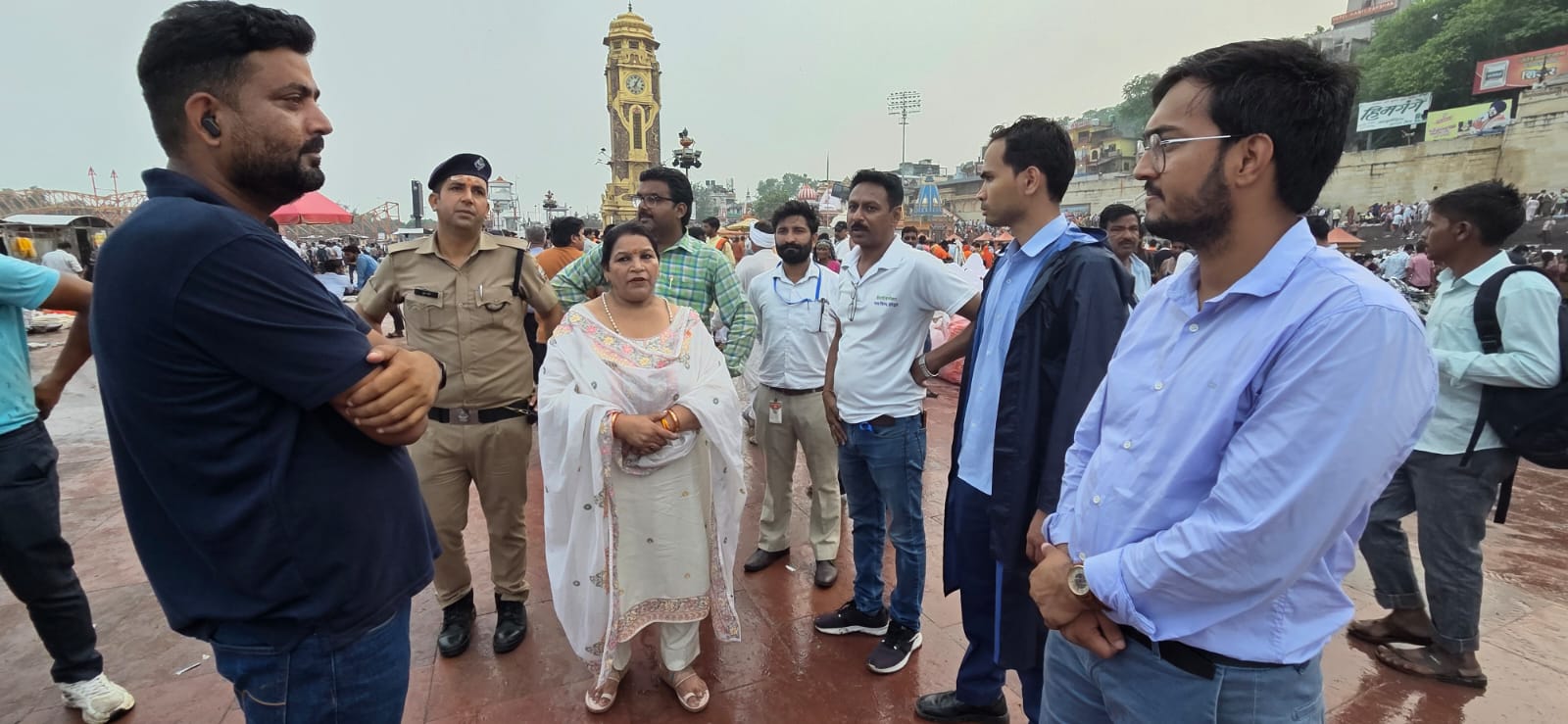 मेयर ने किया दौरा मेयर ने किया दौरा
