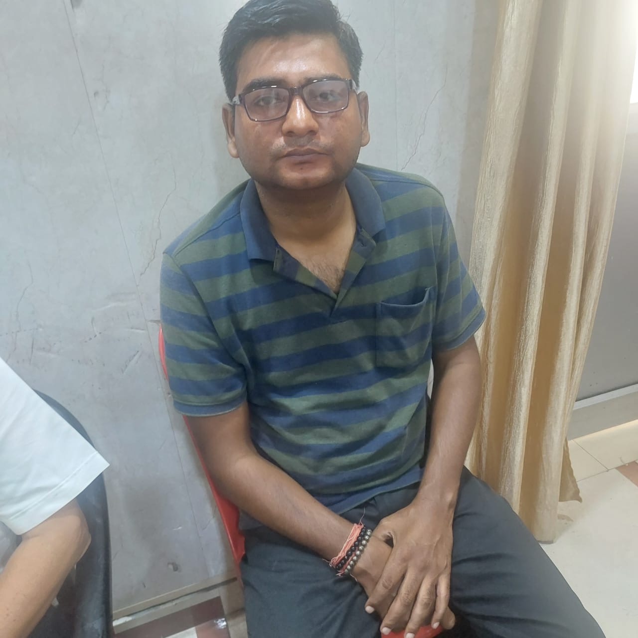 एंटी करप्शन की गिरफ्त में आरोपी एंटी करप्शन की गिरफ्त में आरोपी