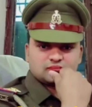 आरोपी दरोगा रविकांत गोस्वामी का फाइल फोटो आरोपी दरोगा रविकांत गोस्वामी का फाइल फोटो