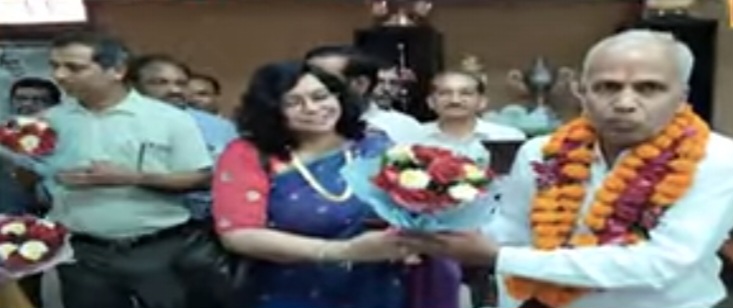 एमडीएस विश्वविद्यालय के कुलगुरु पद पर प्रो. सुरेश कुमार अग्रवाल ने संभाला कार्यभार एमडीएस विश्वविद्यालय के कुलगुरु पद पर प्रो. सुरेश कुमार अग्रवाल ने संभाला कार्यभार