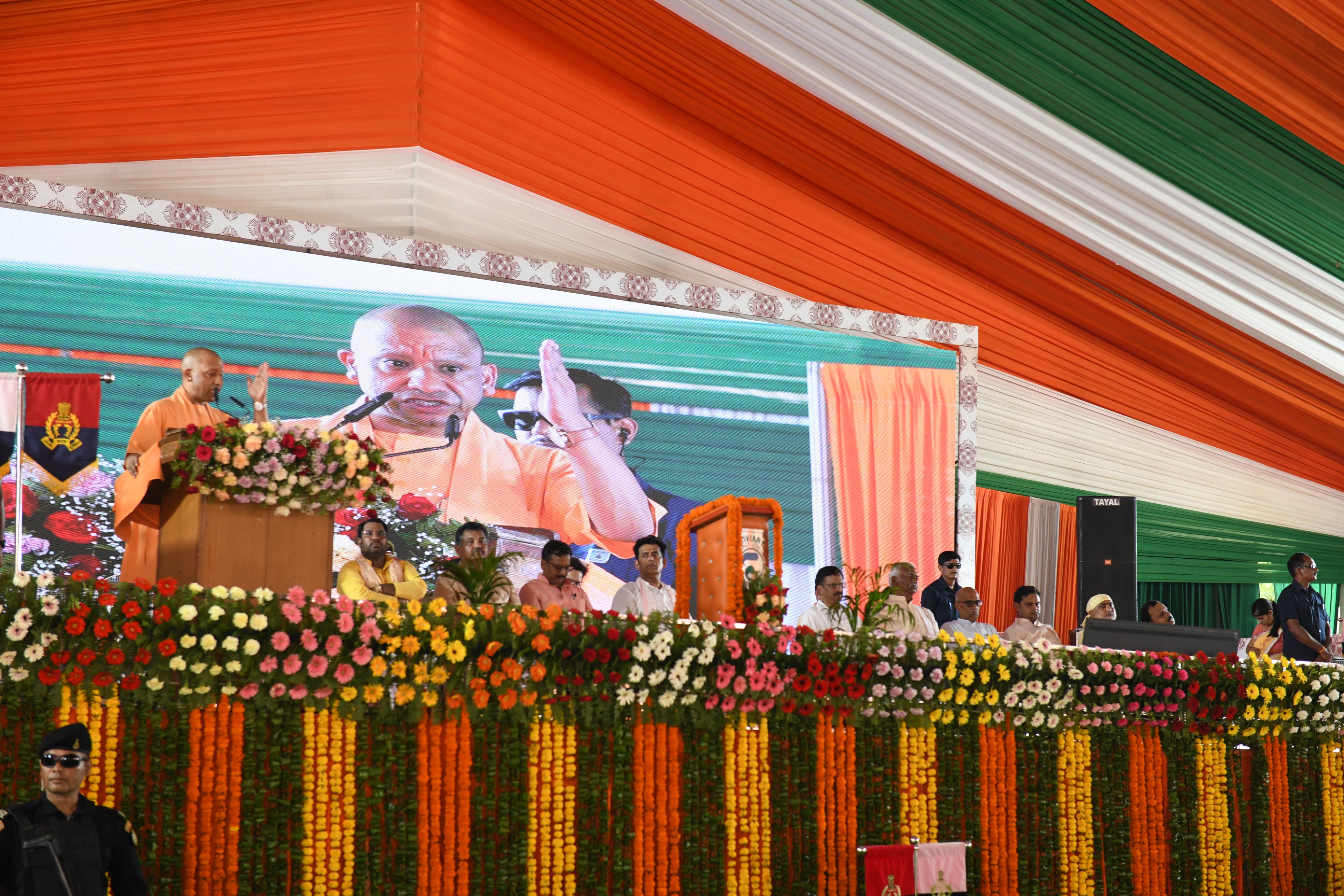 कभी दंगा प्रदेश के रूप में था बदनाम, आज अनुशासित और उत्सव प्रदेश की बनी पहचान : मुख्यमंत्री* कभी दंगा प्रदेश के रूप में था बदनाम, आज अनुशासित और उत्सव प्रदेश की बनी पहचान : मुख्यमंत्री*