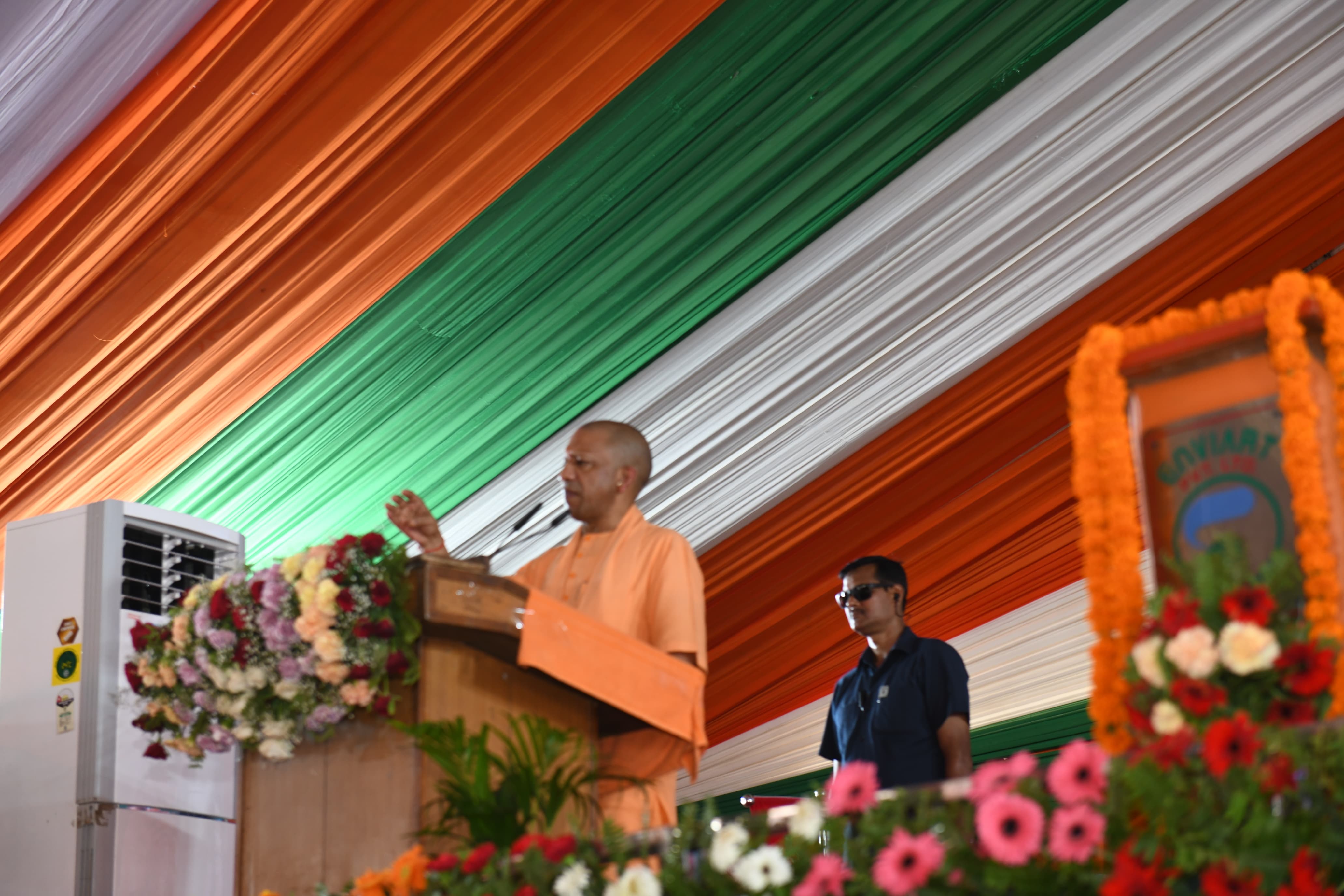 कभी दंगा प्रदेश के रूप में था बदनाम, आज अनुशासित और उत्सव प्रदेश की बनी पहचान : मुख्यमंत्री* कभी दंगा प्रदेश के रूप में था बदनाम, आज अनुशासित और उत्सव प्रदेश की बनी पहचान : मुख्यमंत्री*