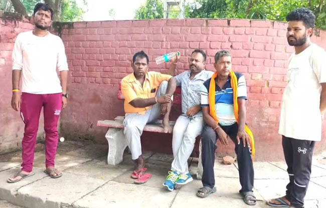 सोनीपत: सिविल अस्पताल में मृतक के संबधी सोनीपत: सिविल अस्पताल में मृतक के संबधी