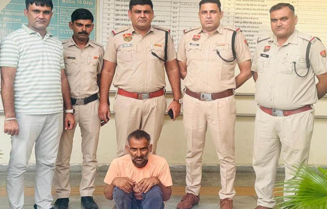 सोनीपत: गांजा बेचने के आरोप में गिरफ्तार अरोपी सोनीपत: गांजा बेचने के आरोप में गिरफ्तार अरोपी