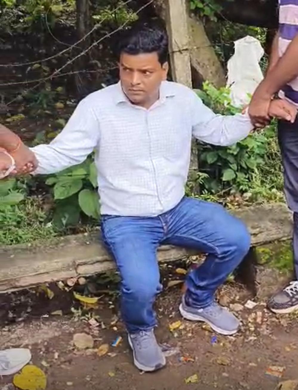 गिरफ्तार आरोपी पंचायत सचिव गिरफ्तार आरोपी पंचायत सचिव