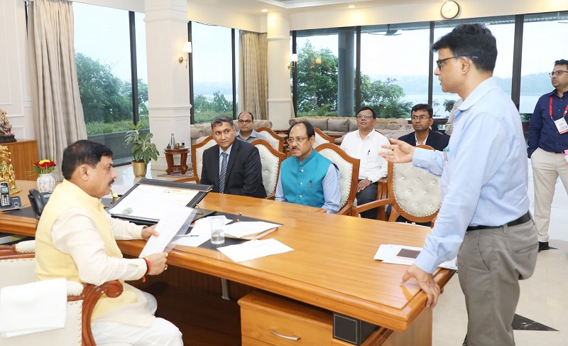 मुख्यमंत्री से बीईएबमएल के अधिकारियों ने की भेंट मुख्यमंत्री से बीईएबमएल के अधिकारियों ने की भेंट
