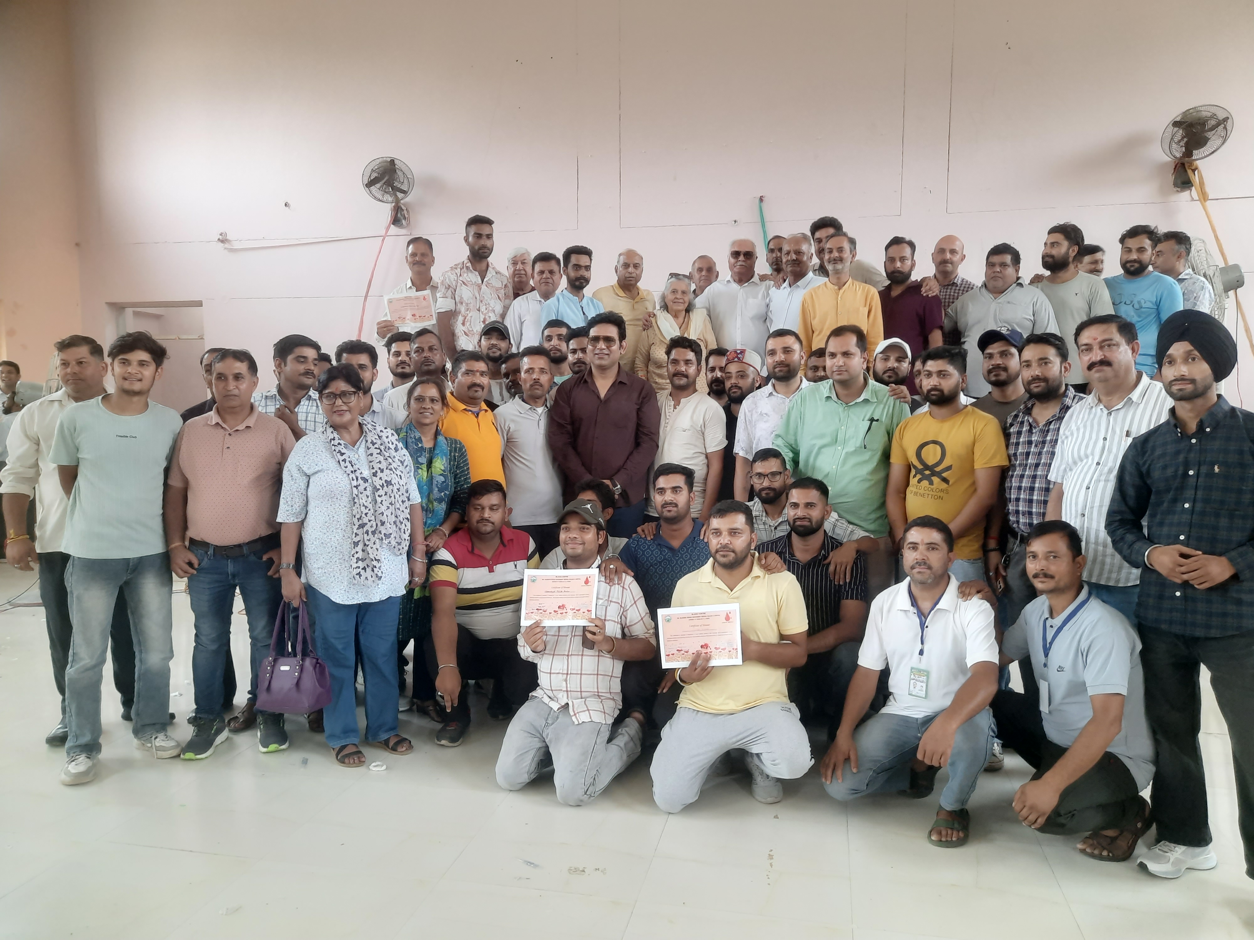 युवाओं के साथ पर्यटन निगम के अध्यक्ष आरएस बाली। युवाओं के साथ पर्यटन निगम के अध्यक्ष आरएस बाली।
