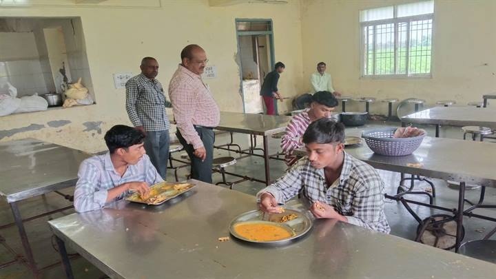 छात्रावासों का दो दिनों तक सघन निरीक्षण छात्रावासों का दो दिनों तक सघन निरीक्षण