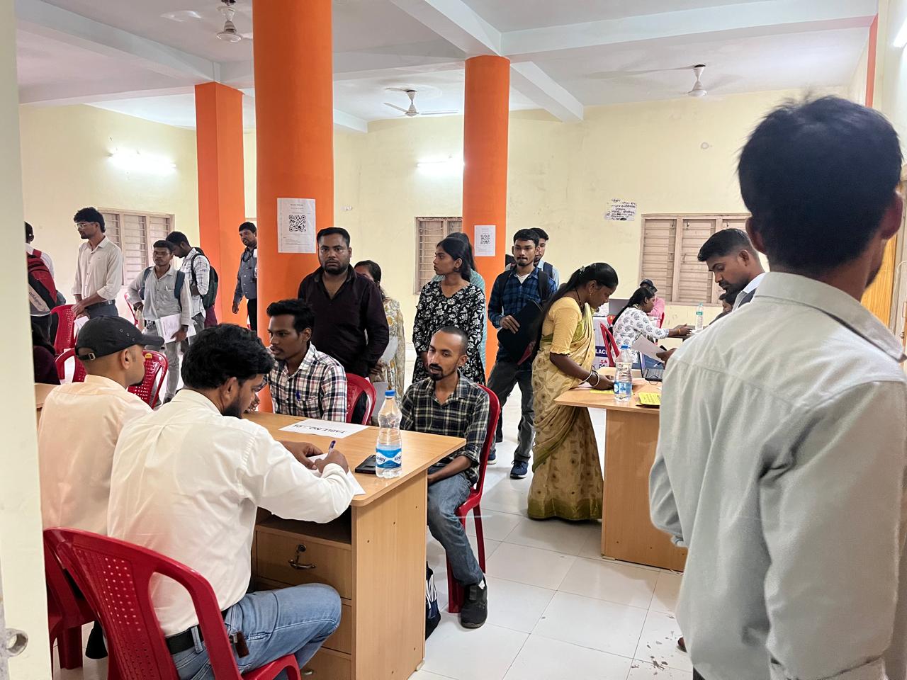 कोरबा में आयोजित प्लेसमेंट कैम्प में 134 युवाओं का प्राथमिक चयन कोरबा में आयोजित प्लेसमेंट कैम्प में 134 युवाओं का प्राथमिक चयन