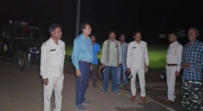 हाथियों की निगरानी में जुटा वन विभाग हाथियों की निगरानी में जुटा वन विभाग