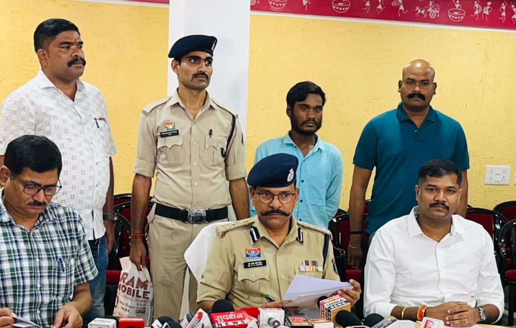 लूटपाट करने वाले दो सगे भाई गिरफ्तार लूटपाट करने वाले दो सगे भाई गिरफ्तार