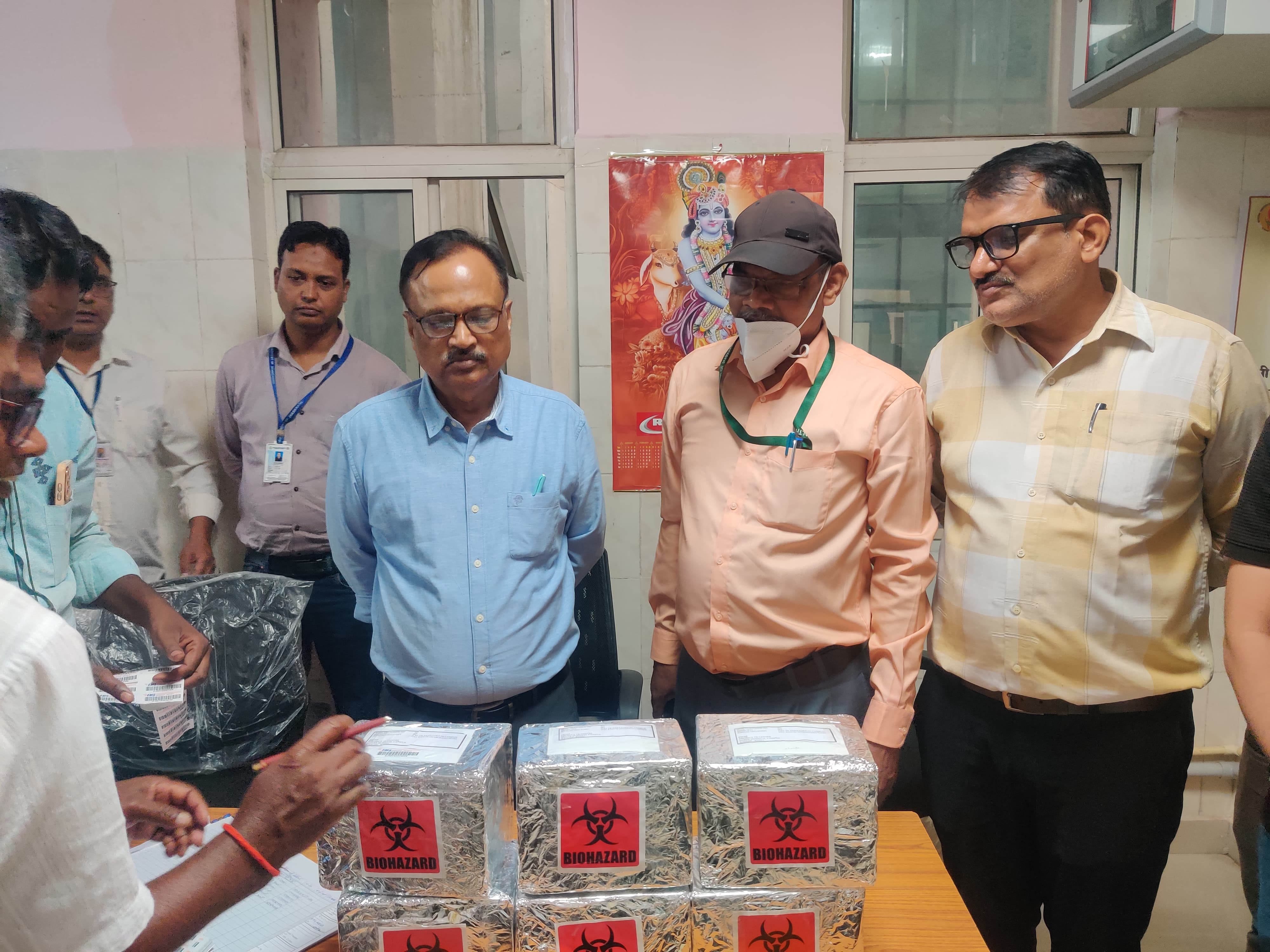 कार्यक्रम का उदघाटन करते सिविल सर्जन सहित अन्य कार्यक्रम का उदघाटन करते सिविल सर्जन सहित अन्य