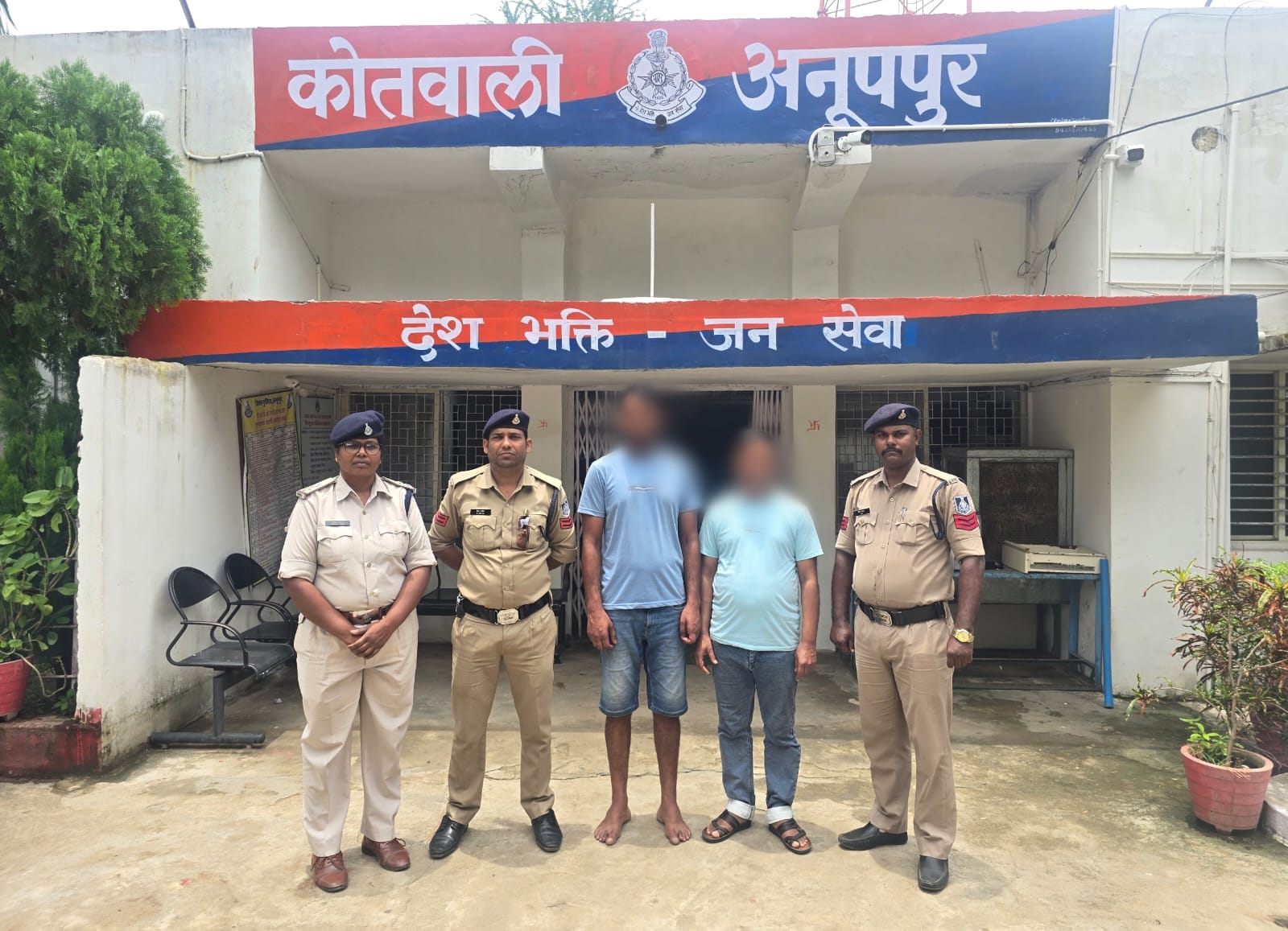 गिरफ्तार पति एवं ननदोई