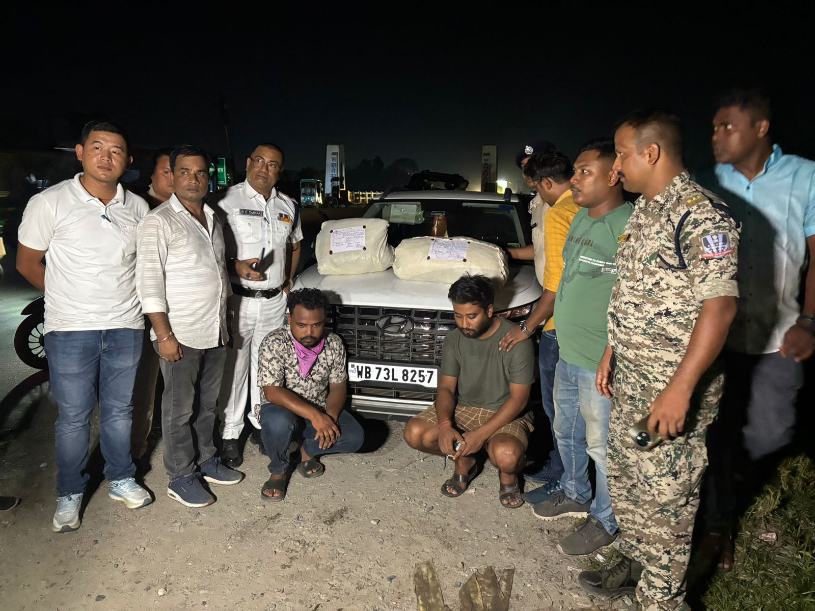 दो गांजा तस्कर गिरफ्तार दो गांजा तस्कर गिरफ्तार