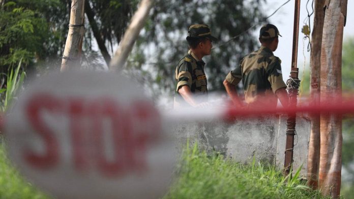 आर.एस. पुरा सेक्टर में संदिग्ध घुसपैठ के बाद अंतरराष्ट्रीय सीमा पर चलाया गया तलाशी अभियान आर.एस. पुरा सेक्टर में संदिग्ध घुसपैठ के बाद अंतरराष्ट्रीय सीमा पर चलाया गया तलाशी अभियान