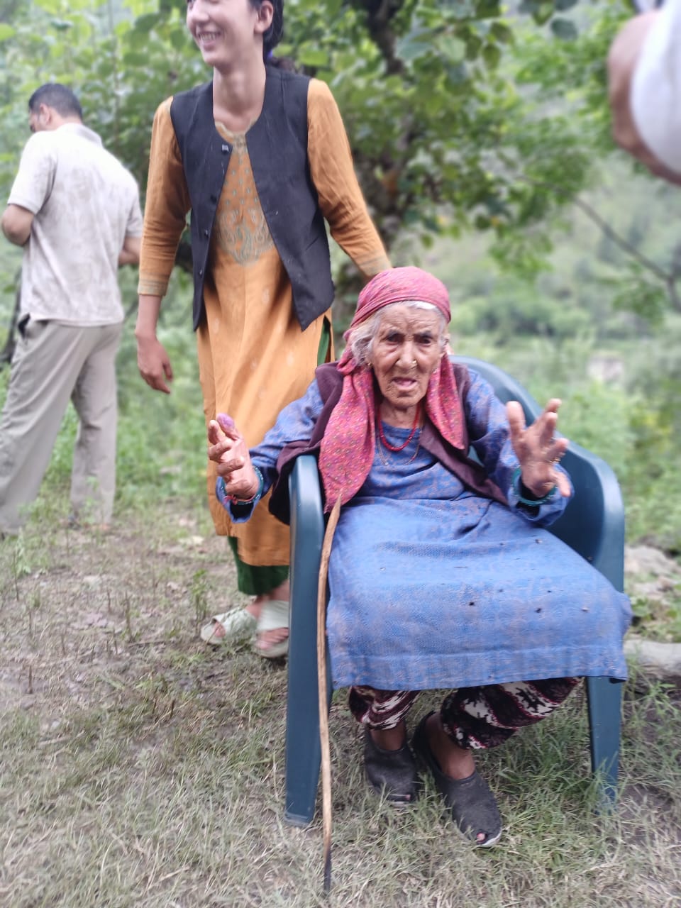 जिला निर्वाचन अधिकारी ने किया मतदान केंद्रों का निरीक्षण जिला निर्वाचन अधिकारी ने किया मतदान केंद्रों का निरीक्षण