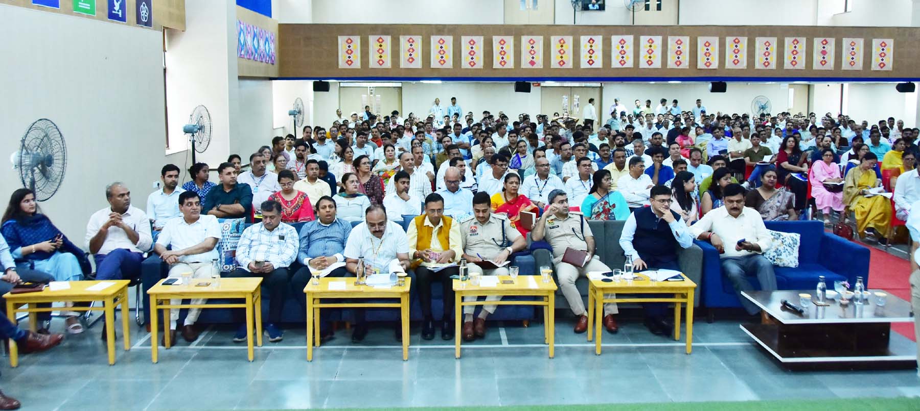 गुरुग्राम में सीईटी परीक्षा की तैयारियों को लेकर बैठक में मौजूद अधिकारी।