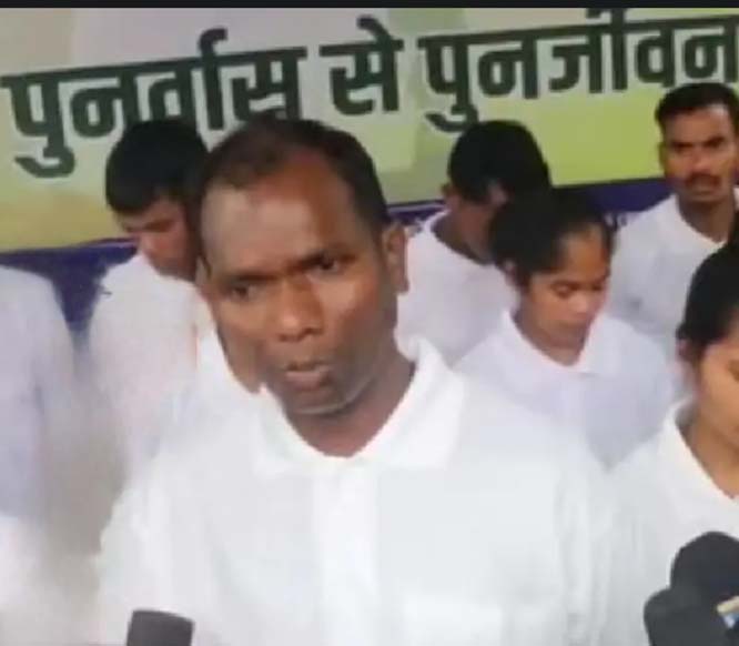 आत्मसमर्पित 25 लाख के इनामी नक्सली रामन्ना इरपा उर्फ जगदीश उर्फ विकेश आत्मसमर्पित 25 लाख के इनामी नक्सली रामन्ना इरपा उर्फ जगदीश उर्फ विकेश