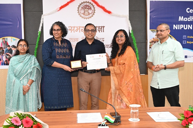 निपुण प्रोफेशनल्स फैलोज़ का विदाई समारोह निपुण प्रोफेशनल्स फैलोज़ का विदाई समारोह