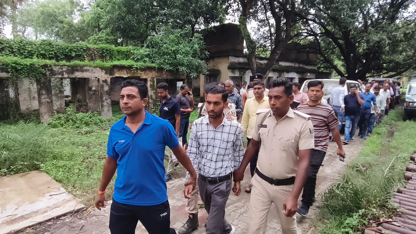 गिरफ्तार अधिकारी गिरफ्तार अधिकारी