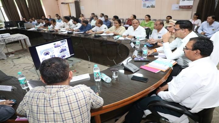 समस्त विभागों की योजनाओं/कार्यक्रमों की समीक्षा बैठक समस्त विभागों की योजनाओं/कार्यक्रमों की समीक्षा बैठक