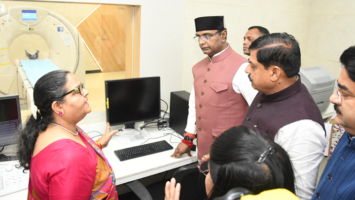 हमीदिया अस्तपताल में अत्याधुनिक सीटी स्कैन एवं एमआरआई मशीन का लोकार्पण हमीदिया अस्तपताल में अत्याधुनिक सीटी स्कैन एवं एमआरआई मशीन का लोकार्पण