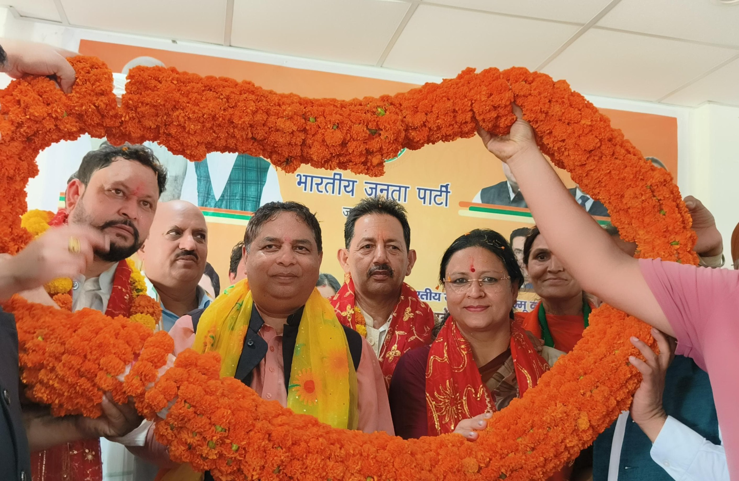 सत शर्मा ने कठुआ और सांबा भाजपा बैठकों में संगठनात्मक मजबूती पर ज़ोर दिया सत शर्मा ने कठुआ और सांबा भाजपा बैठकों में संगठनात्मक मजबूती पर ज़ोर दिया