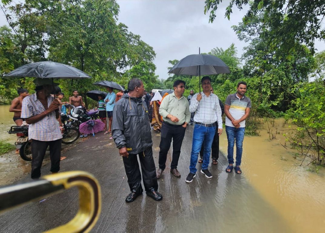 जांजगीर कलेक्टर जन्मेजय महोबे ने जलभराव क्षेत्रों का सुबह से निरीक्षण कर राहत कार्यों का लिया जायजा जांजगीर कलेक्टर जन्मेजय महोबे ने जलभराव क्षेत्रों का सुबह से निरीक्षण कर राहत कार्यों का लिया जायजा