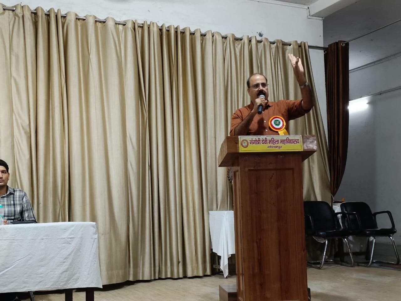 नारी मन को मिली नई दिशा, हँसी की ध्वनि में छिपा जीवन का संदेश