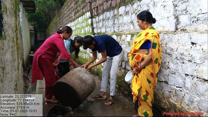 छात्र एवं छात्राओं ने सीखे डेंगू - मलेरिया नियंत्रण के गुर छात्र एवं छात्राओं ने सीखे डेंगू - मलेरिया नियंत्रण के गुर