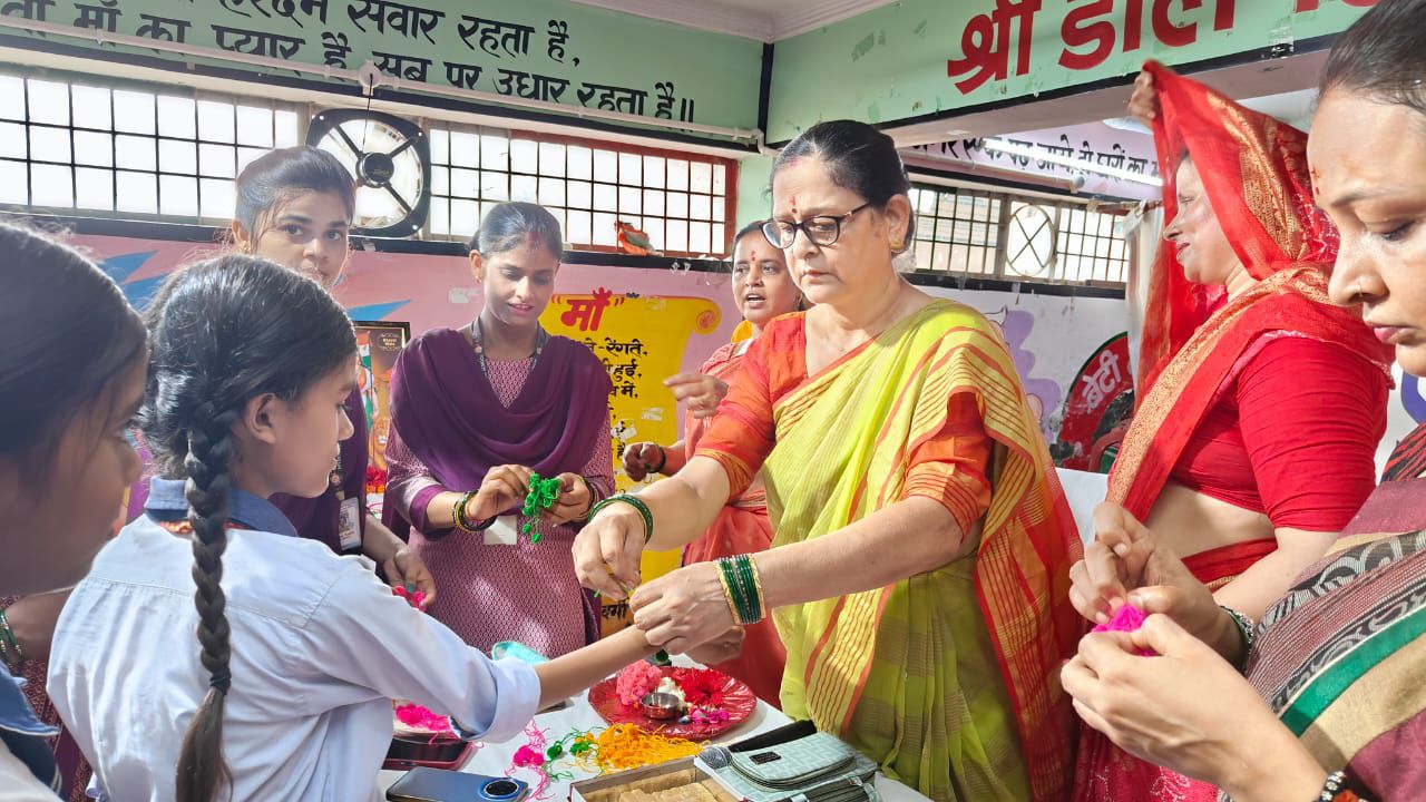 राष्ट्र सेविका समिति ने मनाया हरियाली तीज और रक्षाबंधन उत्सव राष्ट्र सेविका समिति ने मनाया हरियाली तीज और रक्षाबंधन उत्सव