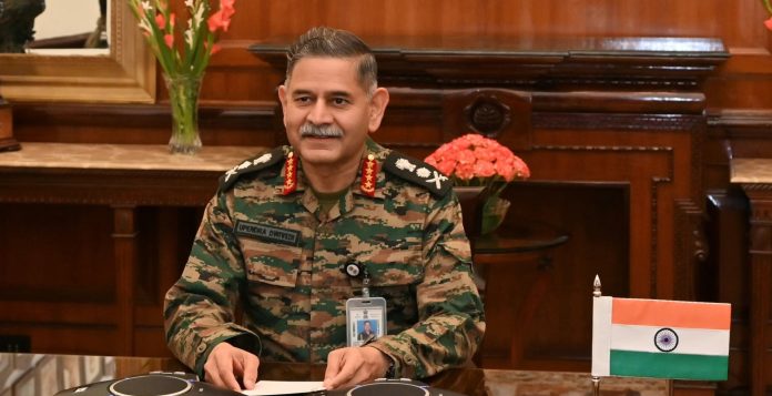 जनरल उपेंद्र द्विवेदी ने 26वें कारगिल विजय दिवस के उपलक्ष्य में तीन परियोजनाओं का किया शुभारंभ जनरल उपेंद्र द्विवेदी ने 26वें कारगिल विजय दिवस के उपलक्ष्य में तीन परियोजनाओं का किया शुभारंभ