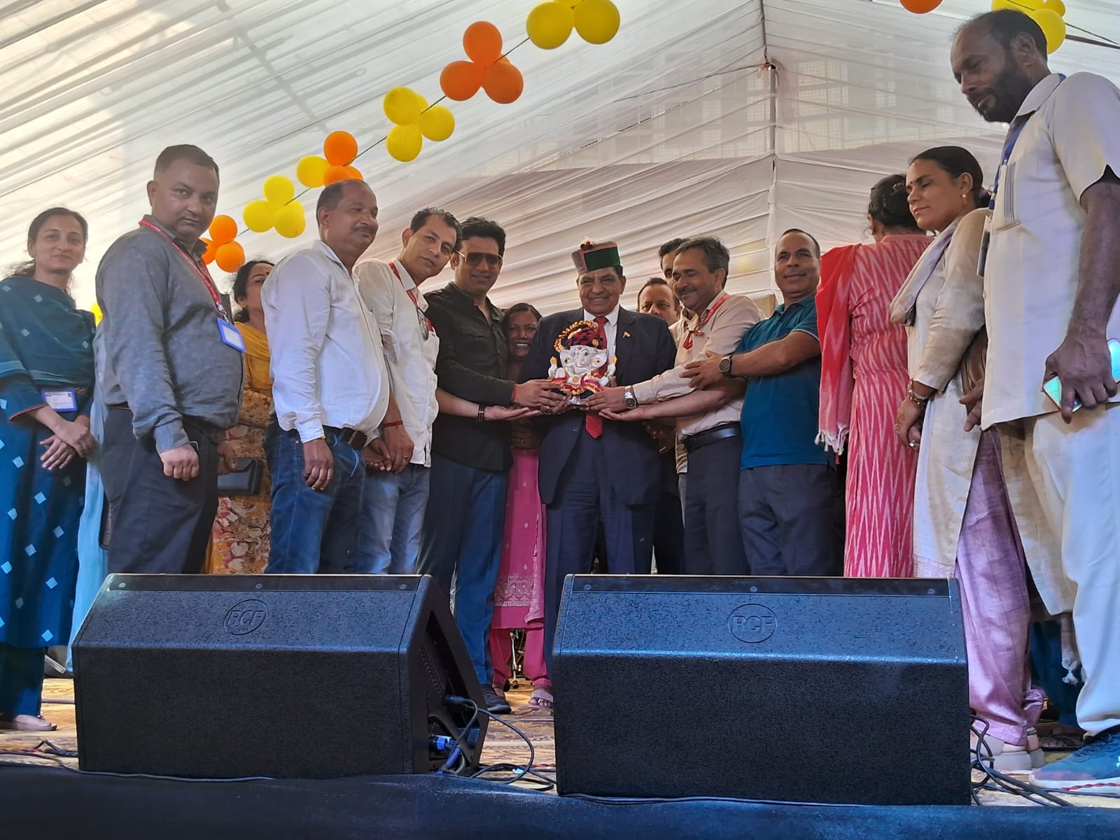 मेडिकल चेकअप के मौके पर स्वास्थ्य मंत्री। मेडिकल चेकअप के मौके पर स्वास्थ्य मंत्री।