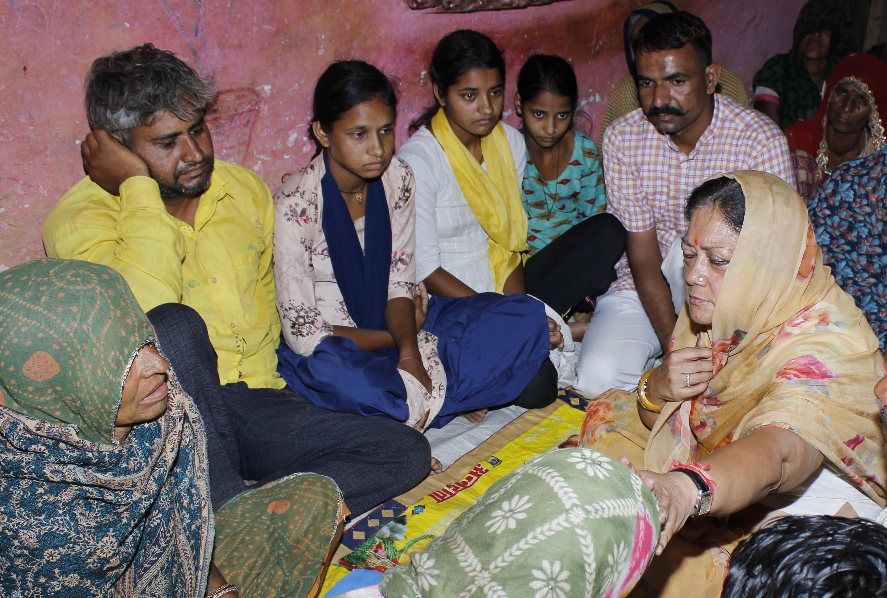 ये हादसा माता-पिता और बच्चों के सपनों का अंत:पूर्व मुख्यमंत्री वसुन्धरा राजे ये हादसा माता-पिता और बच्चों के सपनों का अंत:पूर्व मुख्यमंत्री वसुन्धरा राजे