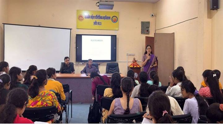 इंदौरः शासकीय महिला पॉलीटेक्निक महाविद्यालय में इंडक्शन प्रोग्राम का समापन इंदौरः शासकीय महिला पॉलीटेक्निक महाविद्यालय में इंडक्शन प्रोग्राम का समापन