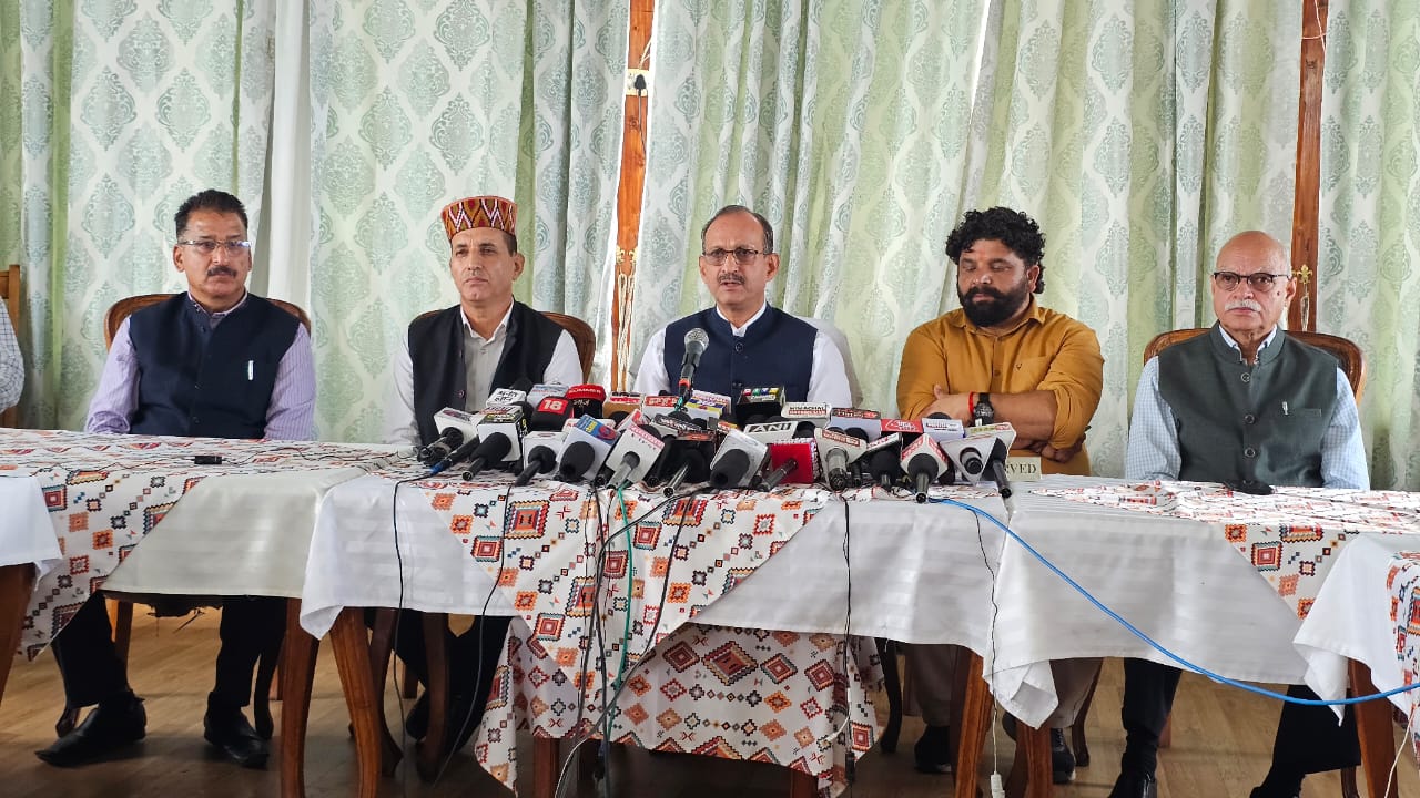 सतपाल सत्ती प्रेस वार्ता में सतपाल सत्ती प्रेस वार्ता में