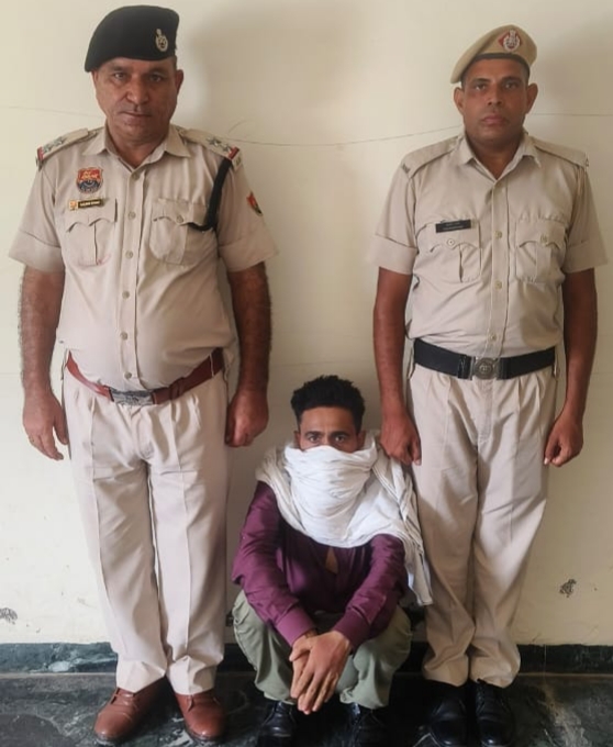 नौकरी लगवाने के नाम पर धोखाधड़ी करने वाला आरोपी पुलिस गिरफ्त में। नौकरी लगवाने के नाम पर धोखाधड़ी करने वाला आरोपी पुलिस गिरफ्त में।