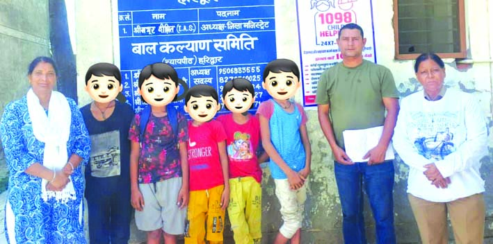 रेस्क्यू किए गए बच्चे रेस्क्यू किए गए बच्चे