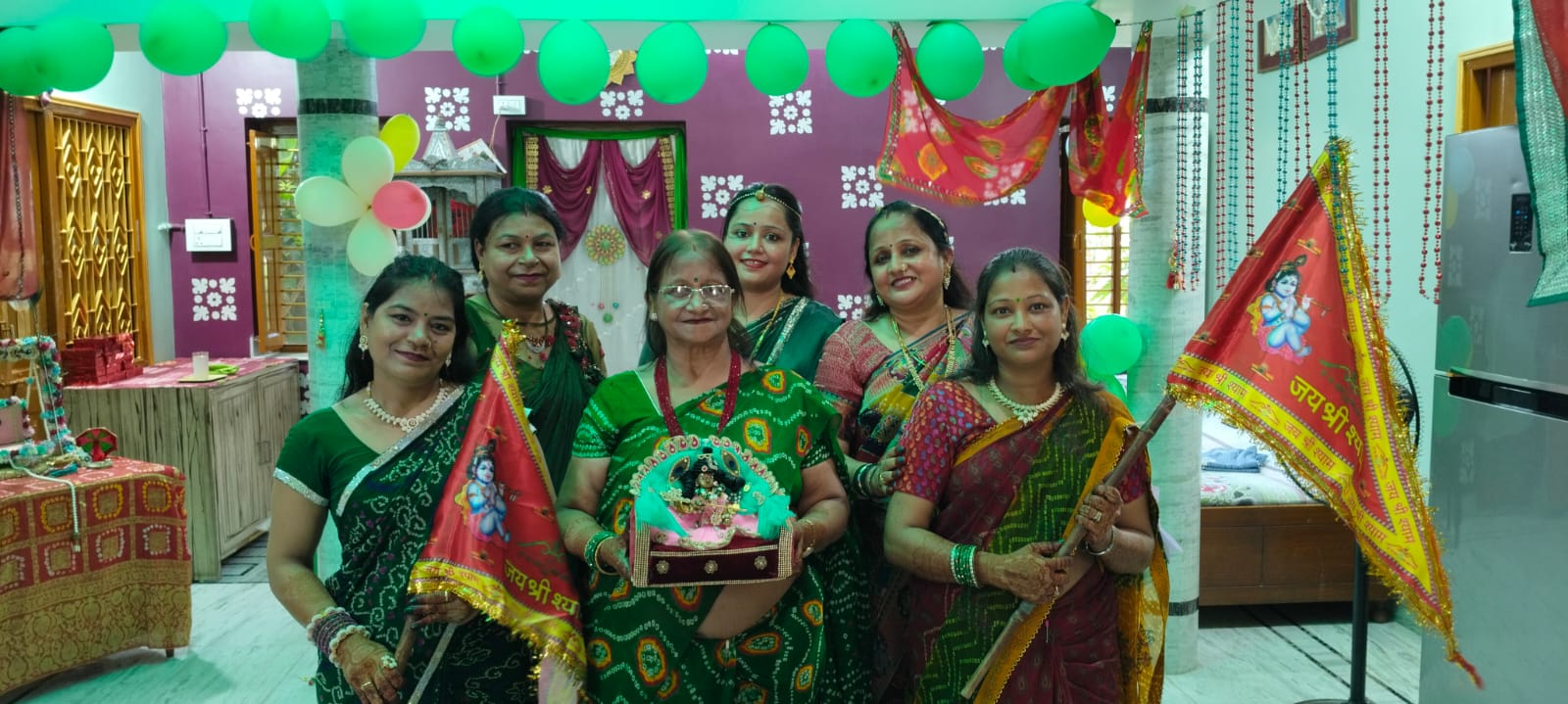 अररिया फोटो:सावन तीज महोत्सव पर महिलाएं अररिया फोटो:सावन तीज महोत्सव पर महिलाएं