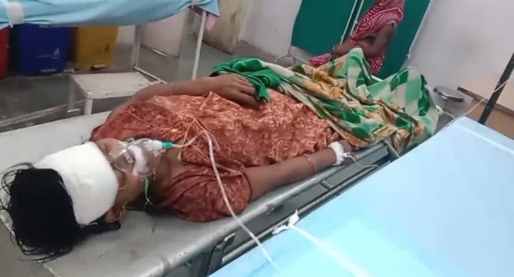 घायल पत्नी