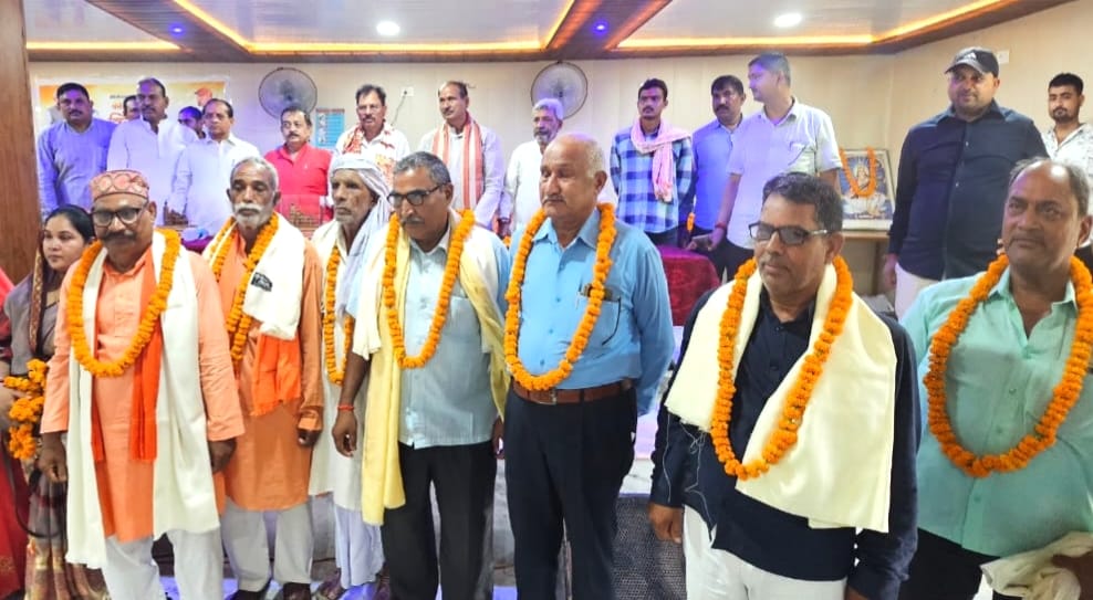 सम्मनित शहीद परिवार सम्मनित शहीद परिवार