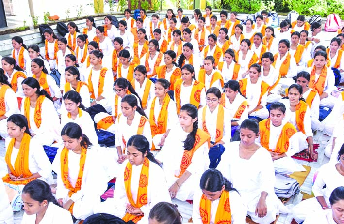 शैक्षणिक सत्र प्रारंभ होने के दौरान शैक्षणिक सत्र प्रारंभ होने के दौरान
