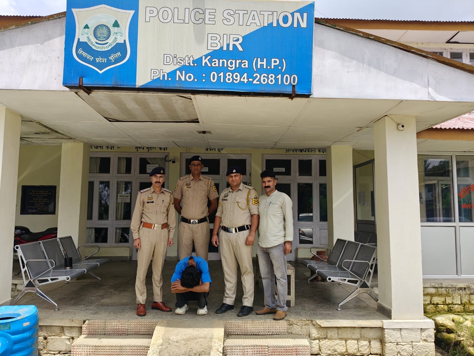 चरस के मामले में गिरफ्तार युवक। चरस के मामले में गिरफ्तार युवक।