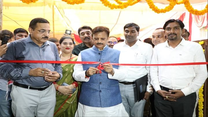 रीवाः उप मुख्यमंत्री शुक्ल ने सिकल सेल परामर्श एवं पोषण मित्र केन्द्र का किया शुभारंभ रीवाः उप मुख्यमंत्री शुक्ल ने सिकल सेल परामर्श एवं पोषण मित्र केन्द्र का किया शुभारंभ