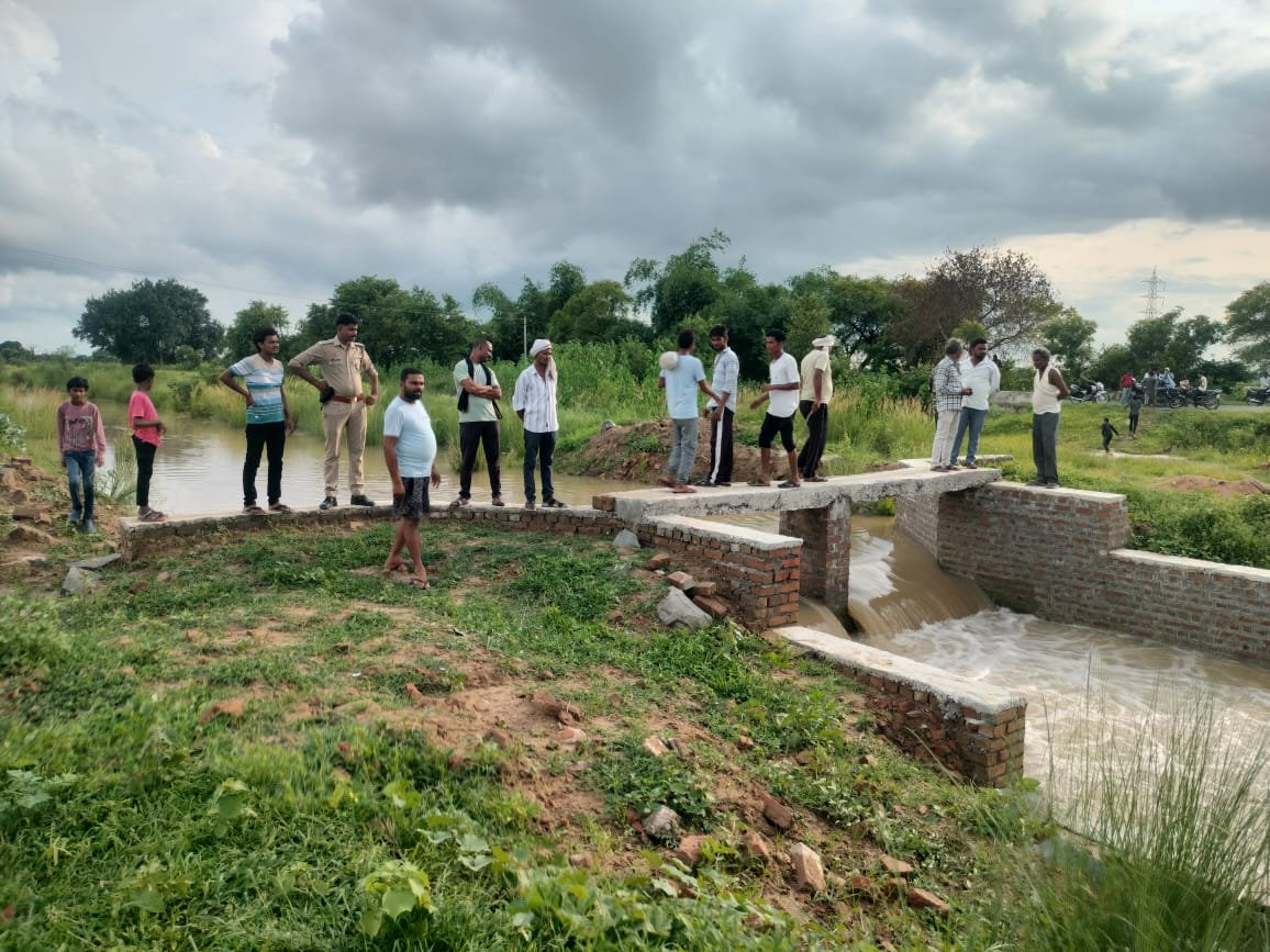 संदिग्ध परिस्थितियों में चरवाहे का नहर में मिला शव संदिग्ध परिस्थितियों में चरवाहे का नहर में मिला शव