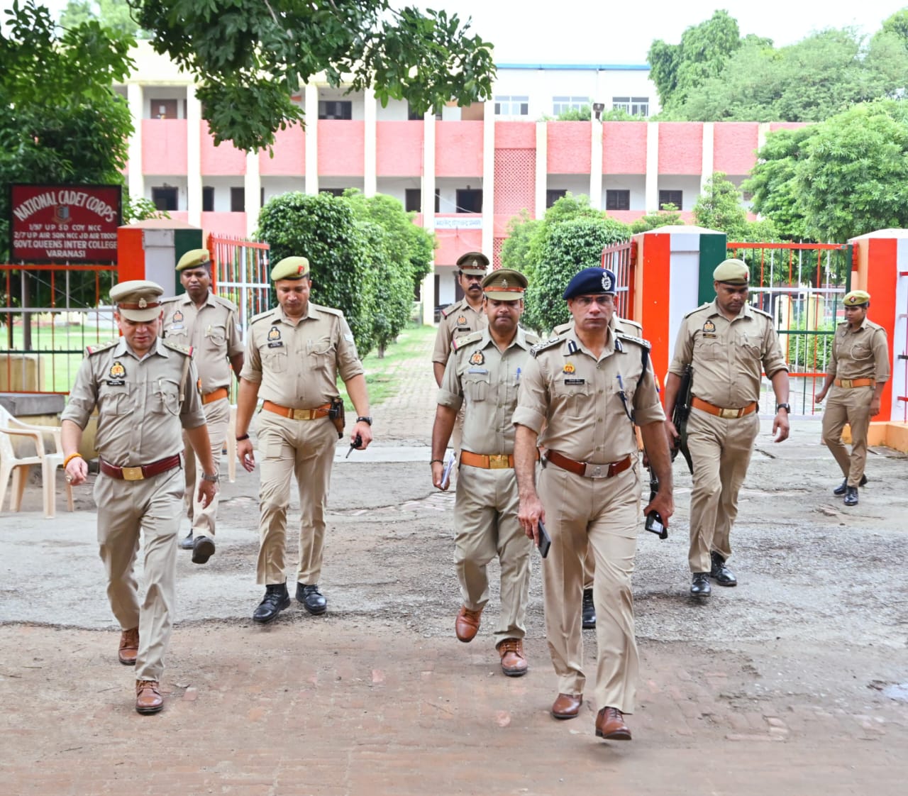 परीक्षा केन्द्र का निरीक्षण करने पहुंचे अपर पुलिस आयुक्त परीक्षा केन्द्र का निरीक्षण करने पहुंचे अपर पुलिस आयुक्त